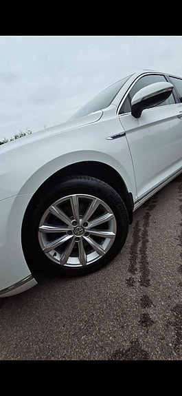 Volkswagen Passat 4 of 10