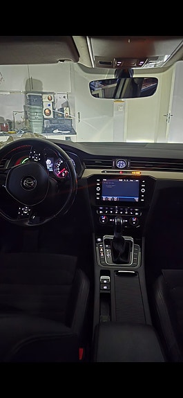 Volkswagen Passat 6 of 10