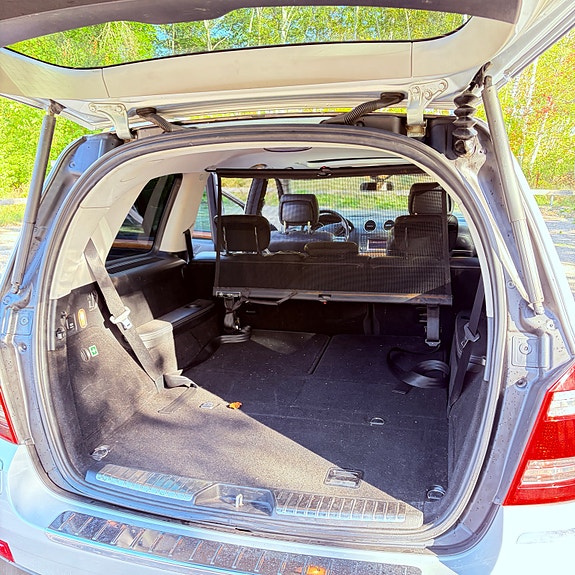 Mercedes-Benz GL320 7 of 11