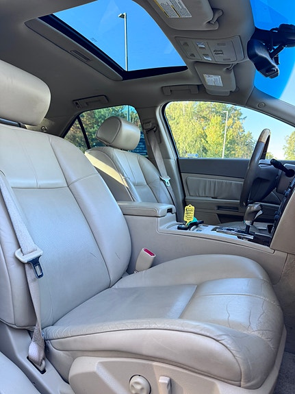 Cadillac STS 11 of 13