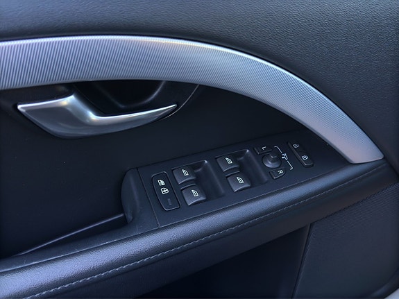 Volvo V70 15 of 27