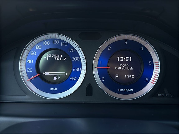Volvo V70 16 of 27