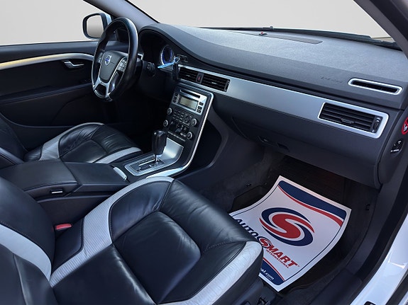 Volvo V70 12 of 27