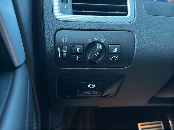 Volvo V70 11 of 27