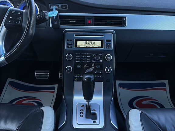 Volvo V70 17 of 27