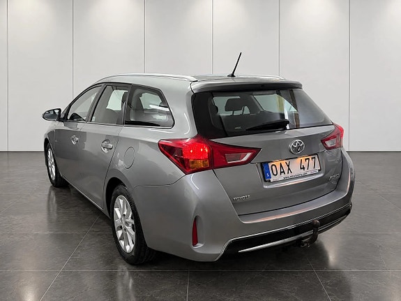 Toyota Auris 5 of 14