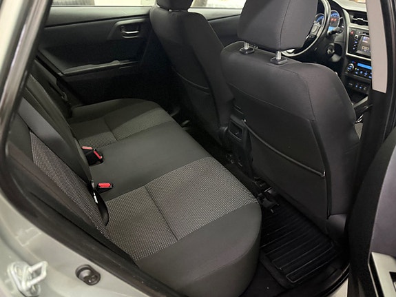 Toyota Auris 13 of 14