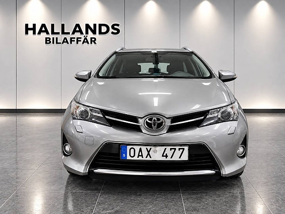 Toyota Auris 2 of 14