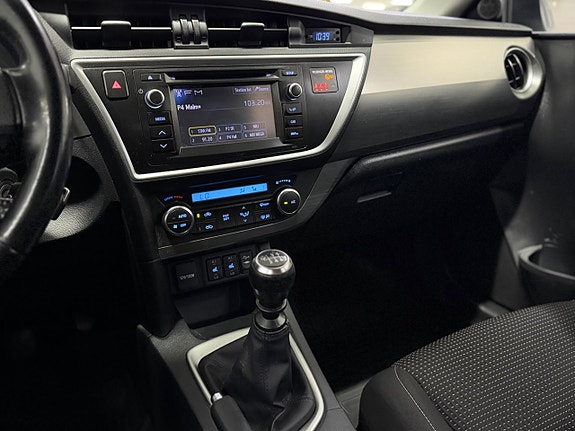 Toyota Auris 9 of 14