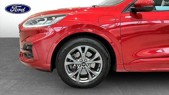 Ford Kuga 9 of 12