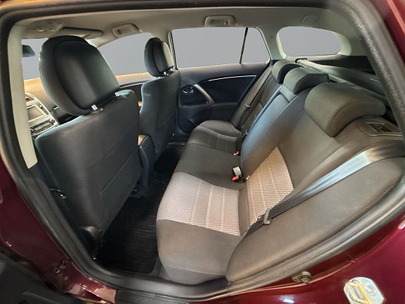 Toyota Avensis 8 of 23