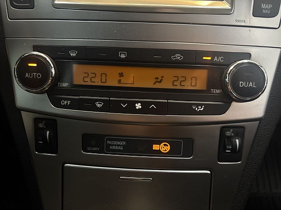 Toyota Avensis 15 of 23
