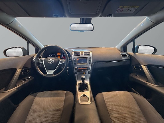 Toyota Avensis 9 of 23