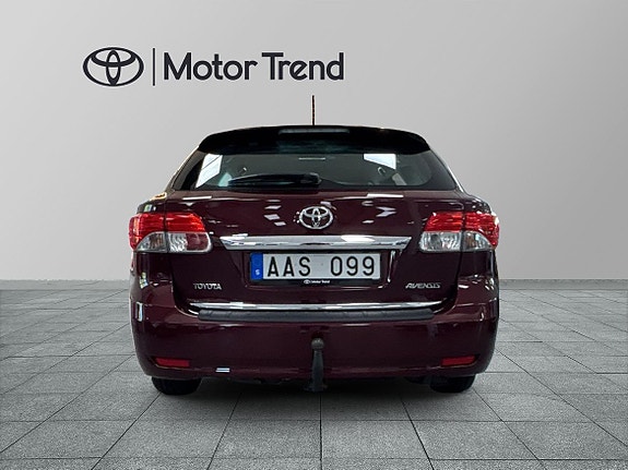 Toyota Avensis 4 of 23