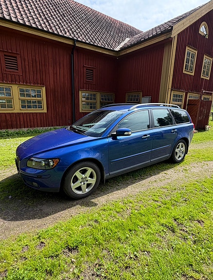 Volvo V50 2 of 7