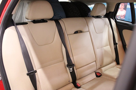 Volvo V60 19 of 27