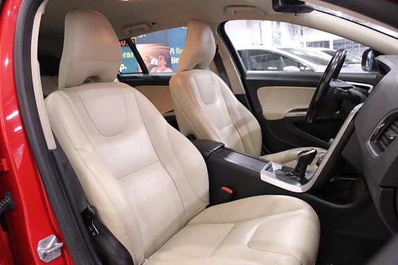 Volvo V60 17 of 27