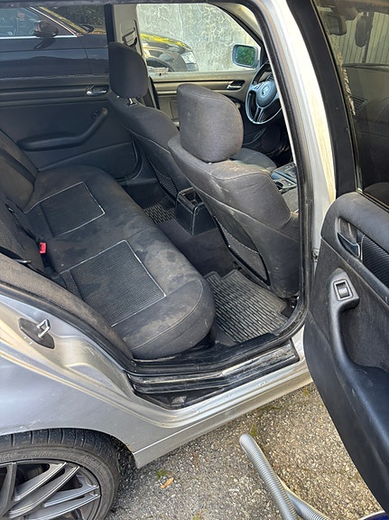 BMW 320i 12 of 13