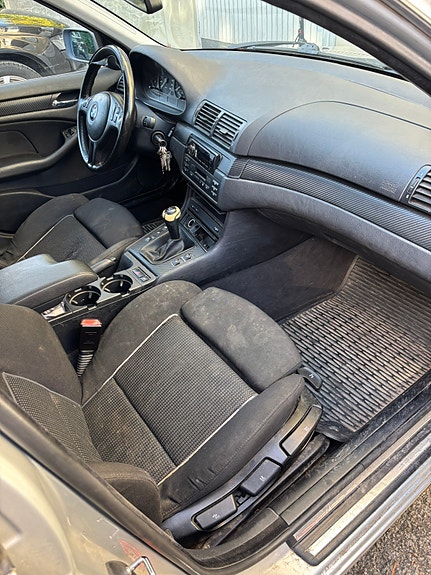 BMW 320i 13 of 13