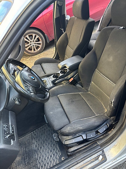 BMW 320i 9 of 13