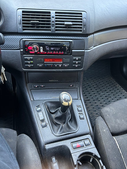 BMW 320i 7 of 13
