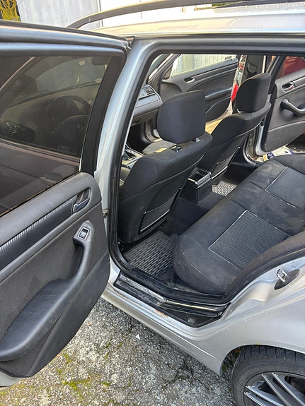 BMW 320i 10 of 13