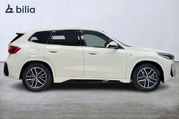BMW iX1 3 of 16
