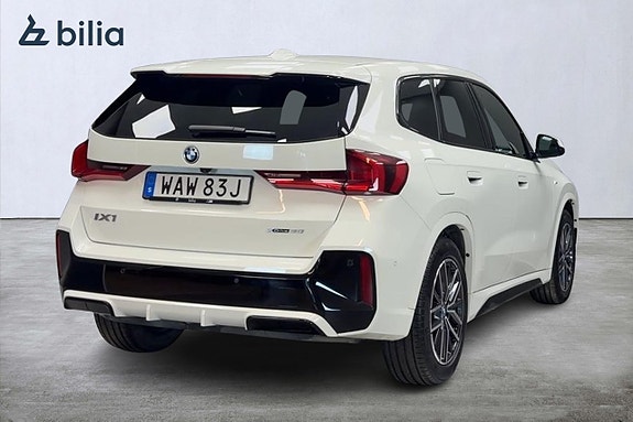 BMW iX1 6 of 16