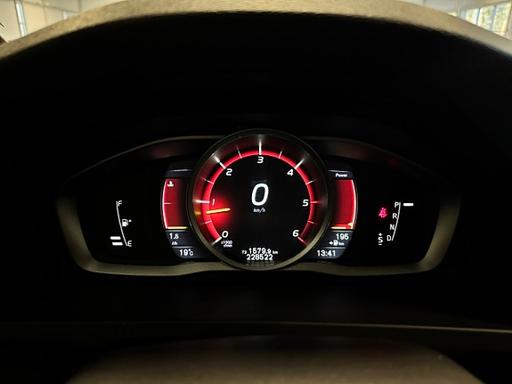 Volvo V60 Cross Country 13 of 23