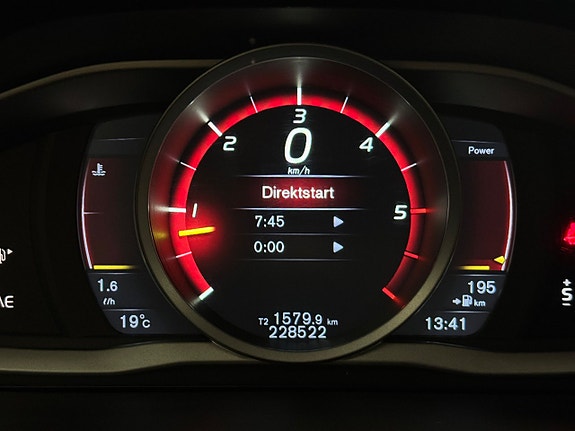 Volvo V60 Cross Country 14 of 23