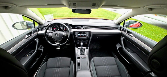 Volkswagen Passat Alltrack 5 of 6