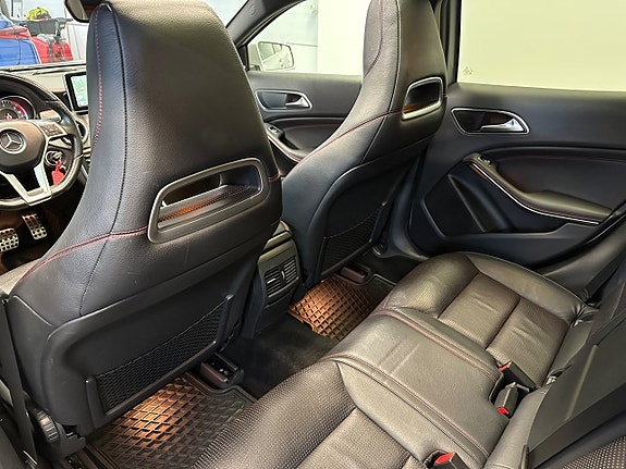 Mercedes-Benz GLA220 17 of 29