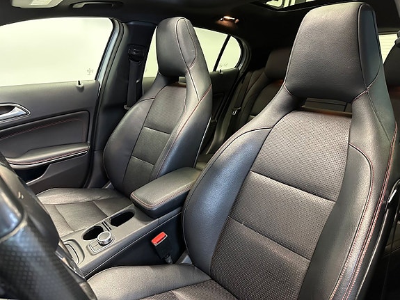 Mercedes-Benz GLA220 14 of 29