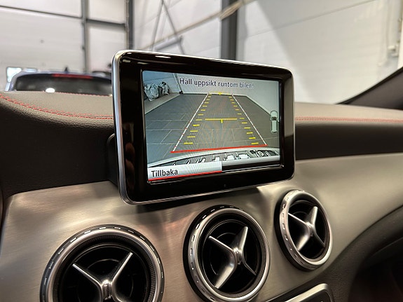Mercedes-Benz GLA220 27 of 29