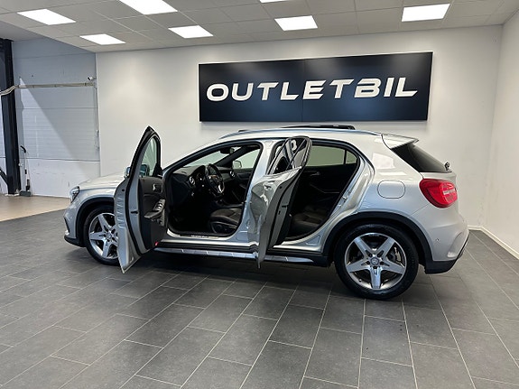 Mercedes-Benz GLA220 3 of 29