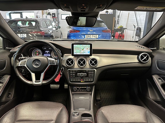 Mercedes-Benz GLA220 11 of 29