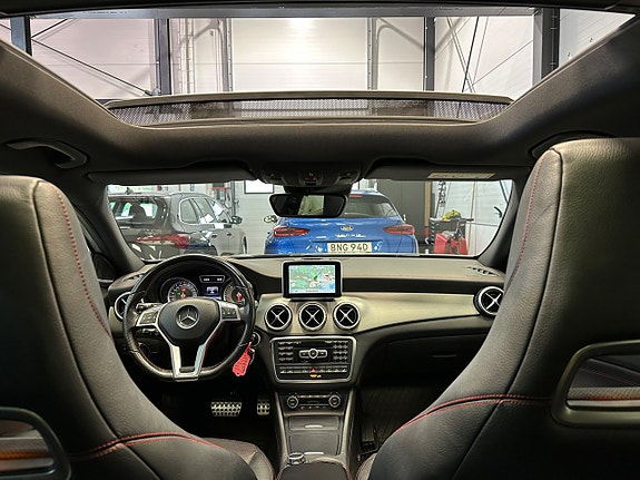 Mercedes-Benz GLA220 21 of 29