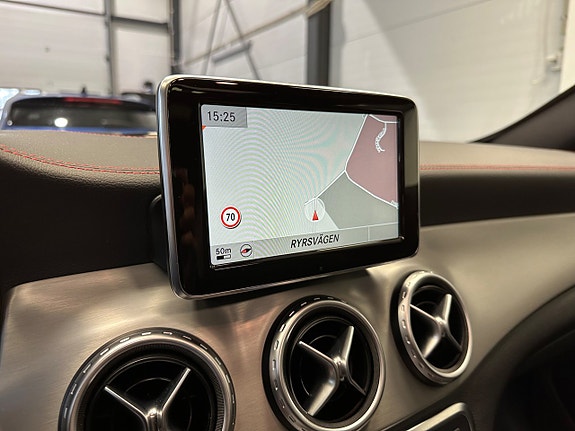 Mercedes-Benz GLA220 26 of 29