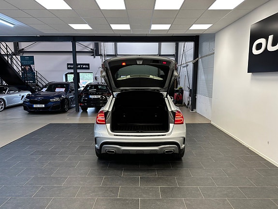 Mercedes-Benz GLA220 9 of 29
