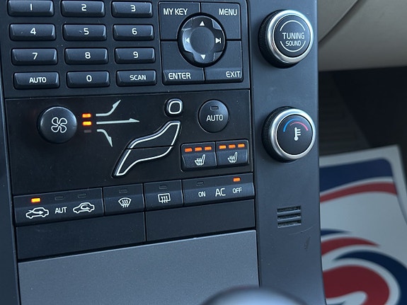 Volvo V70 17 of 23
