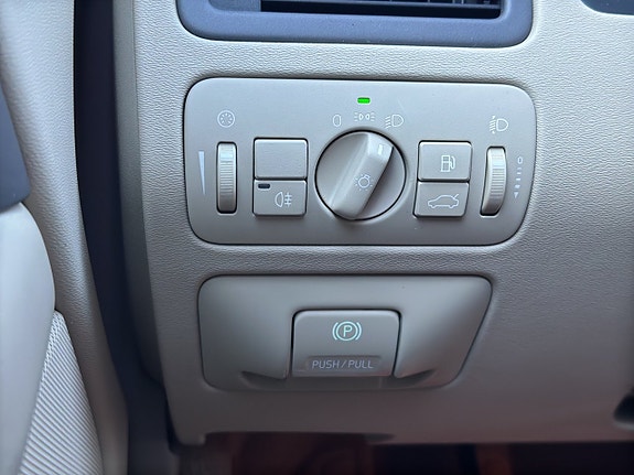 Volvo V70 10 of 23