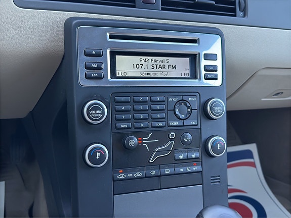 Volvo V70 16 of 23