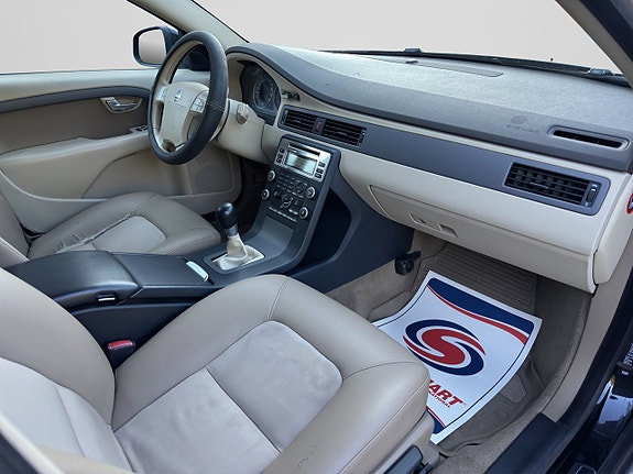 Volvo V70 11 of 23