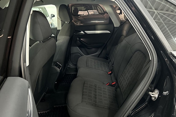 Audi Q3 10 of 25