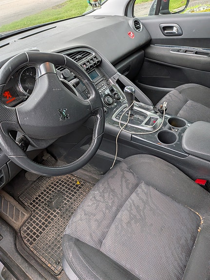 Peugeot 3008 3 of 4