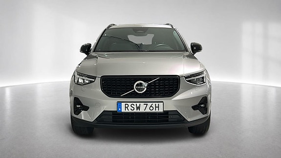 Volvo XC40 9 of 17