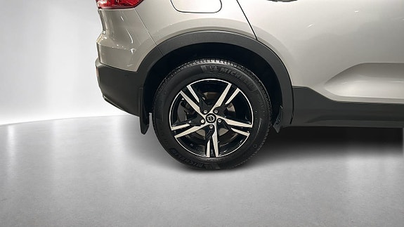 Volvo XC40 10 of 17