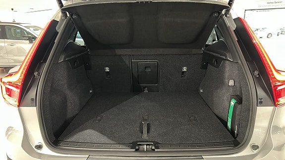 Volvo XC40 14 of 17