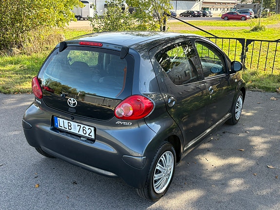 Toyota Aygo 4 of 5