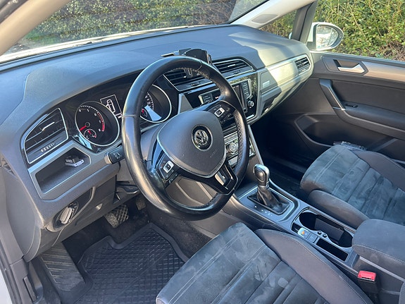 Volkswagen Touran 9 of 11